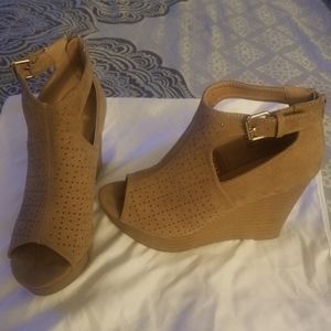 Sandel wedges